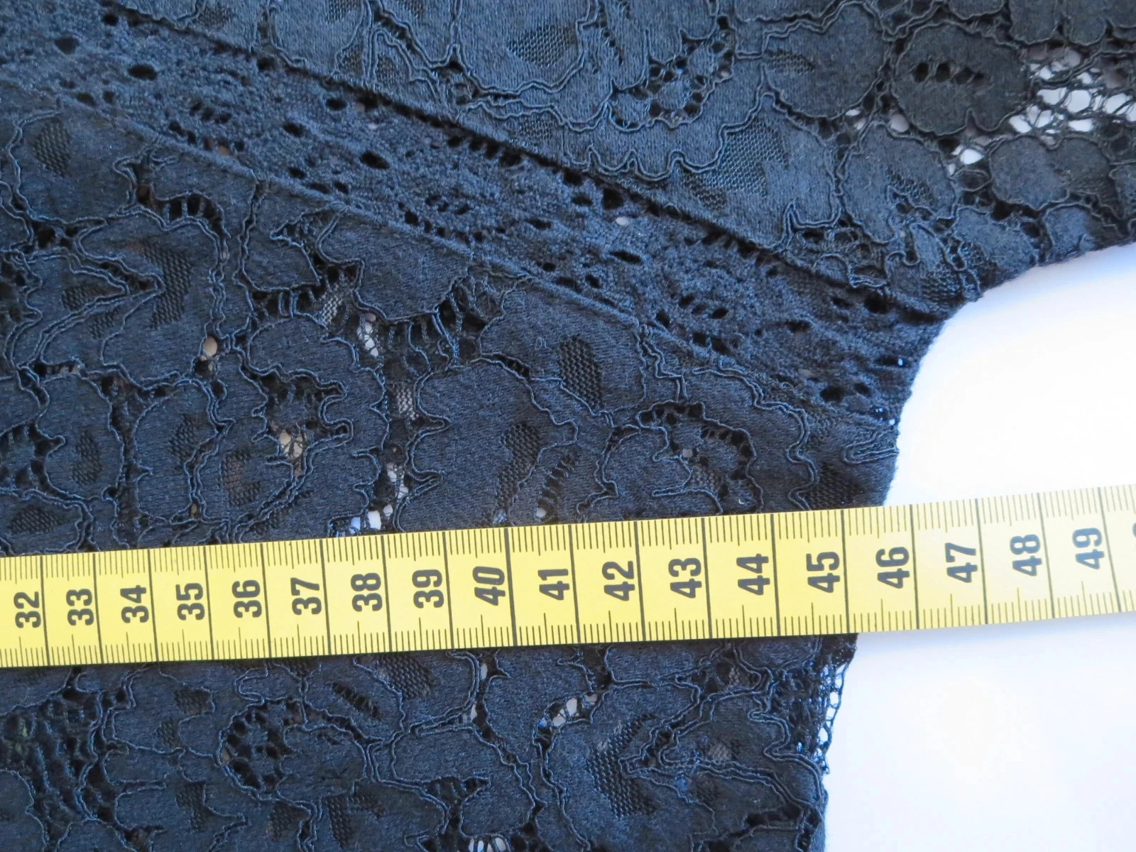 Haut noir en dentelle élégant – Taille M 38 – Parfait état – photo 3